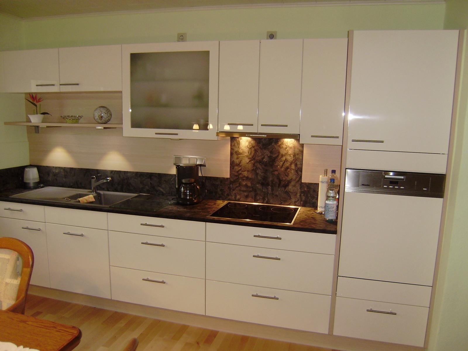 Küchenzeile_in_Echtlack