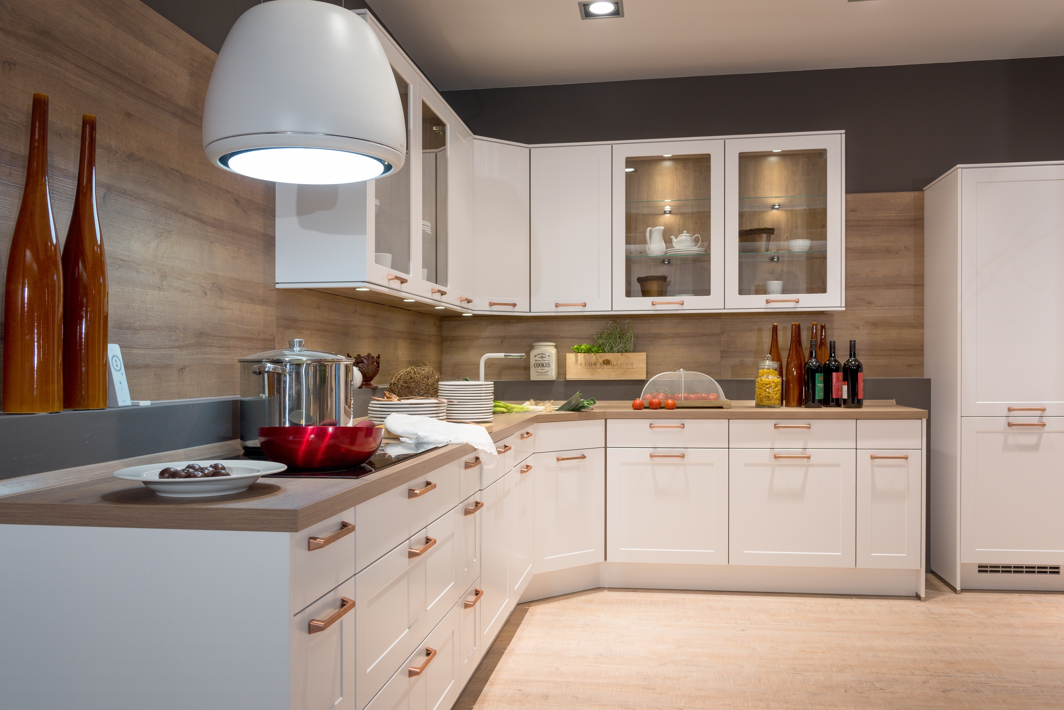 Landhaus-Küche_mit_Eckspüle