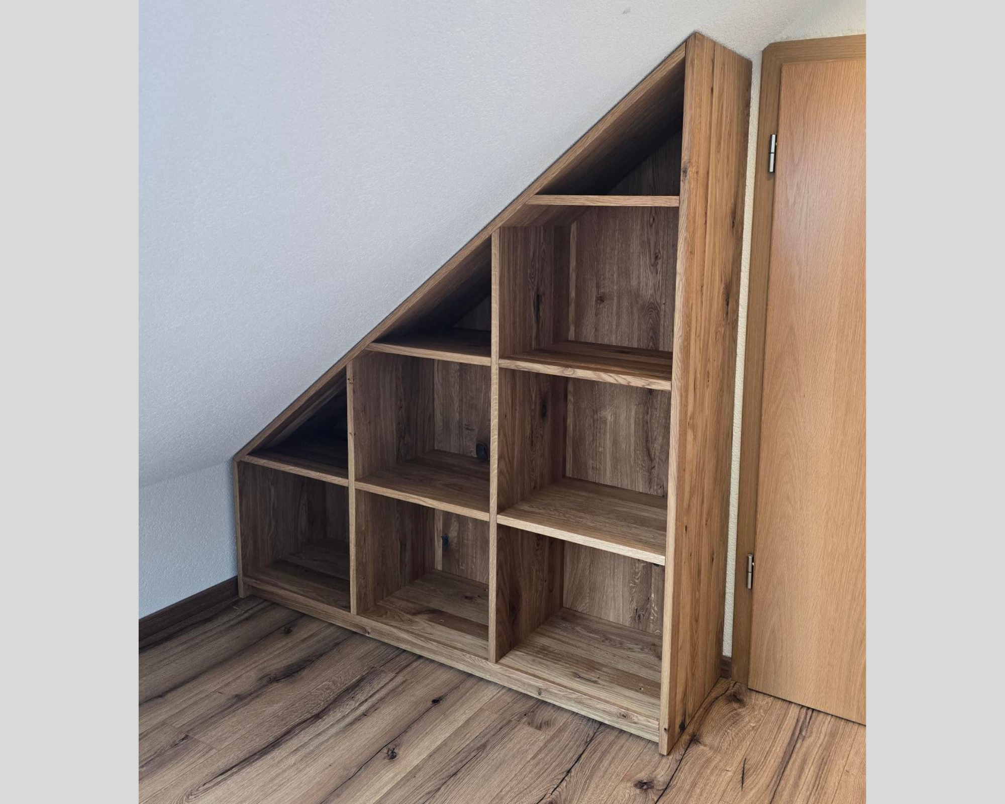 Regal_unter_Dachschräge