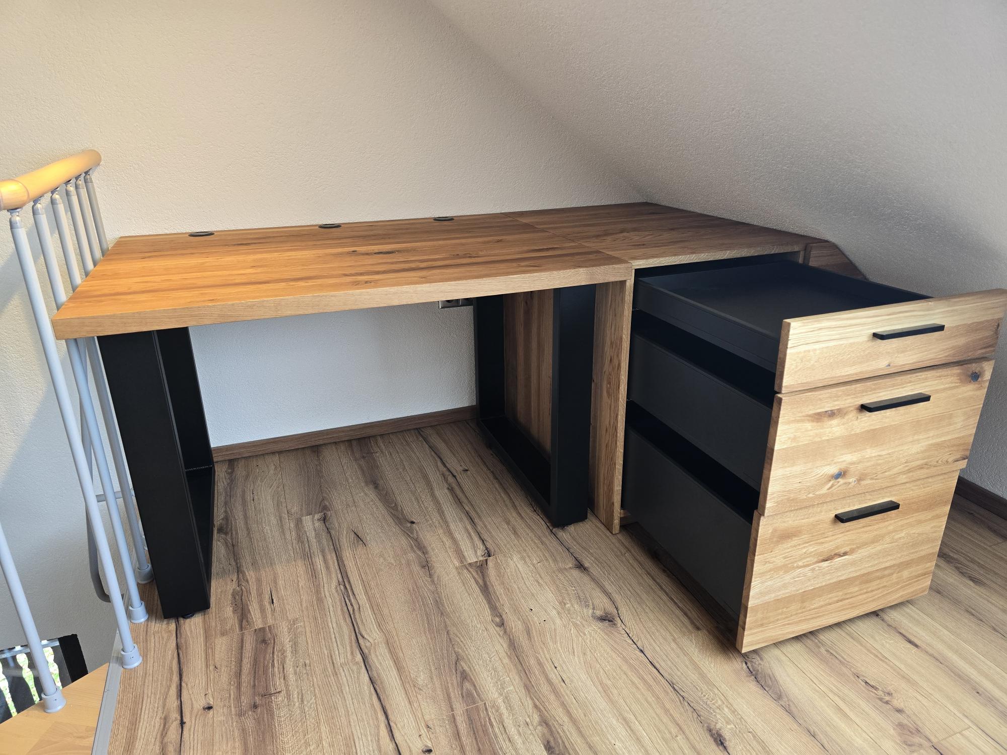 Schreibtisch mit Schrank Schubladen