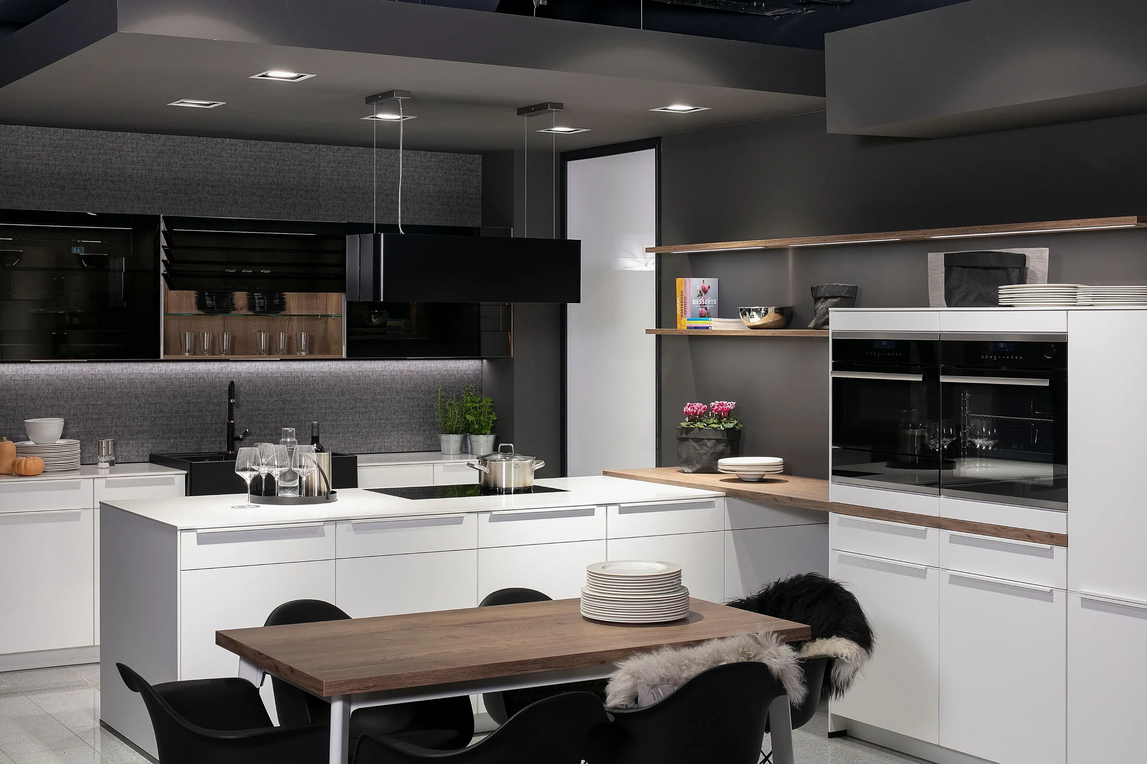 Nobilia-Küche_in_Alpinplatte_mit_Quarzstein-Arbeitsplatte