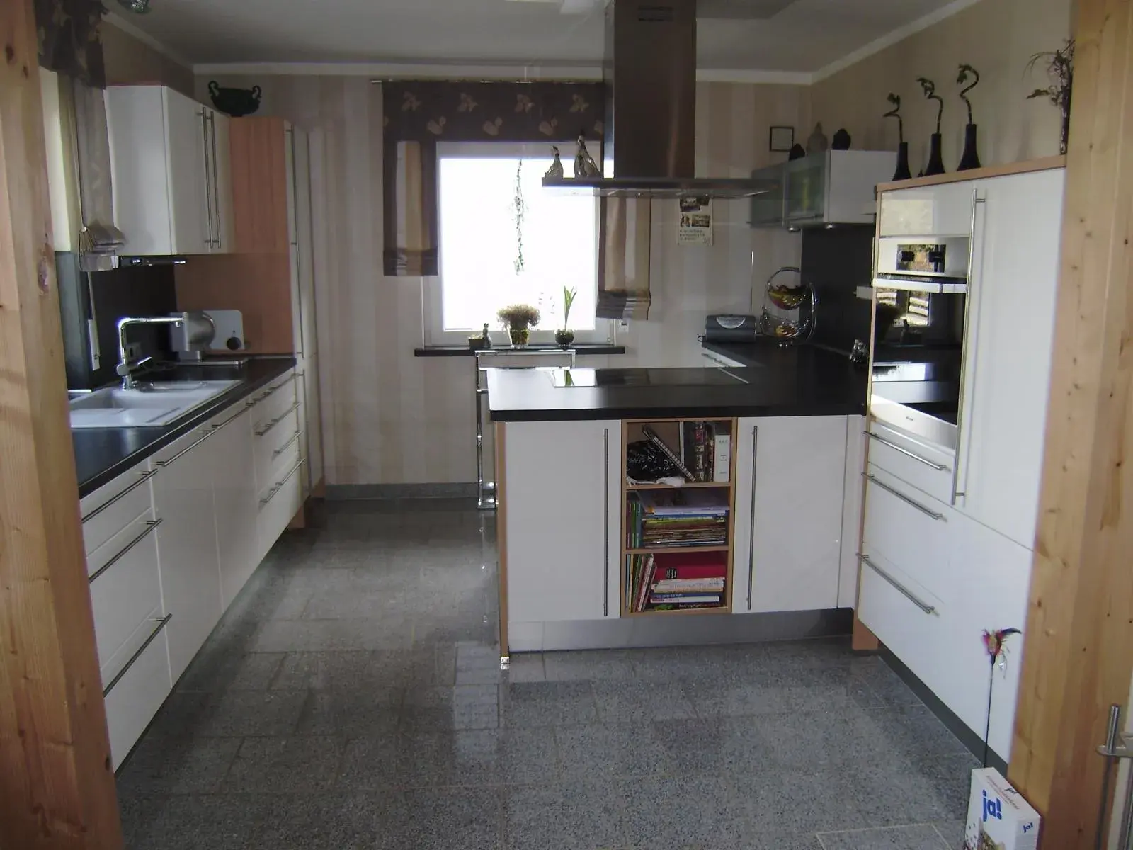 Echtlack-Küche_in_Weiß