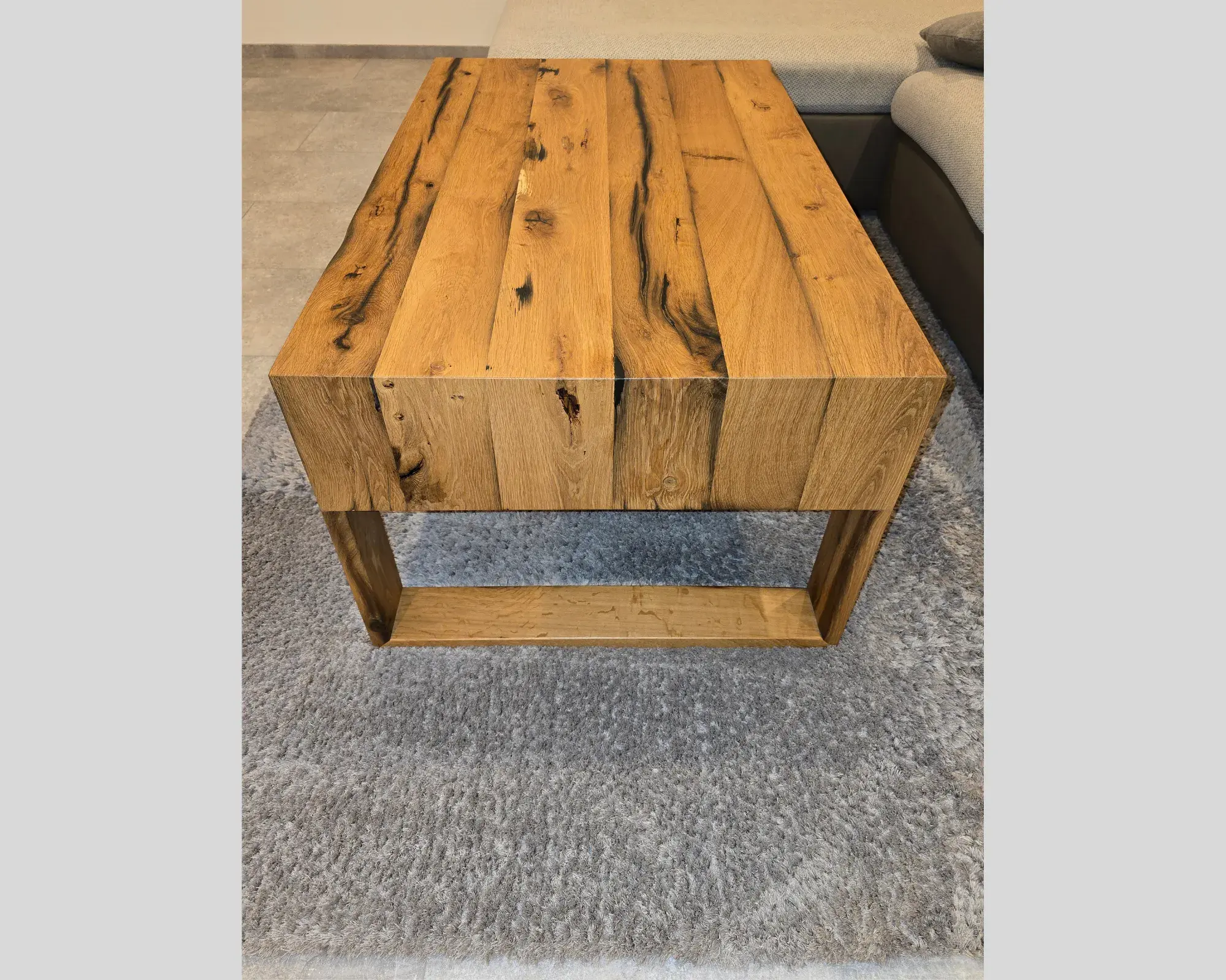 Couchtisch auf Gehrung verleimt